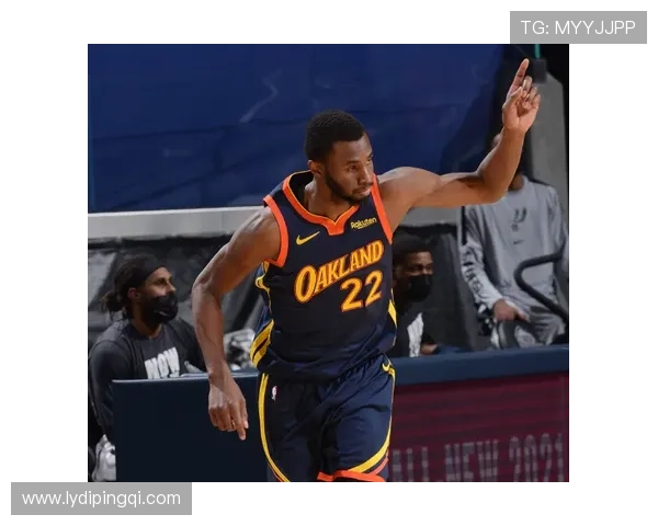 瓦塞尔上半场表现惊艳5投全中三分球2中2轻松拿下14分